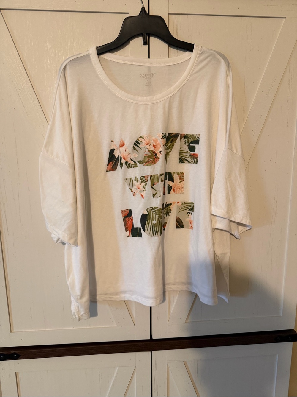 Old Navy Active White Graphic Tee